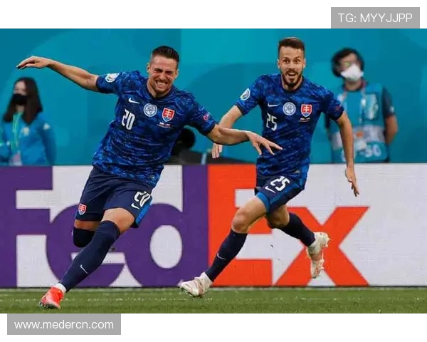 法甲联赛新赛季格局解析与豪门黑马前景展望全面分析球队实力变化趋势